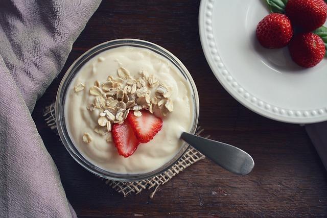 Recepty na domácí veganský jogurt pro milovníky kreativity